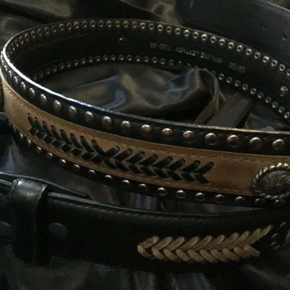 Leather Hand tooled belt with conch studs leather details sz 38/95 - Picture 4 of 10